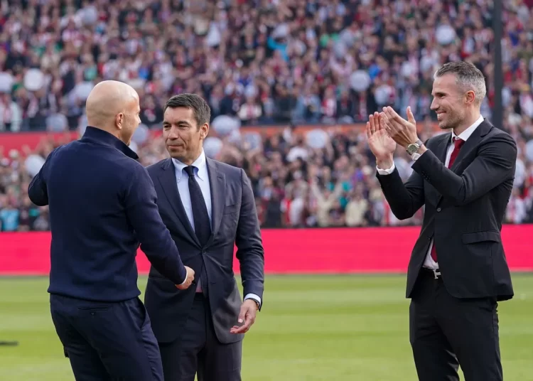 Van Persie nije više trener Feyenoorda