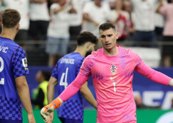 Dominik Livaković u centru pažnje