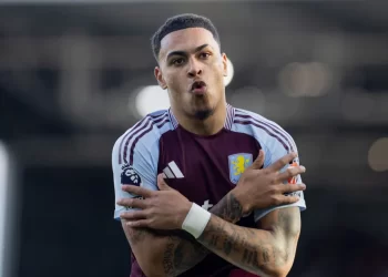 Bomba iz Londona, Rogers ide u Chelsea