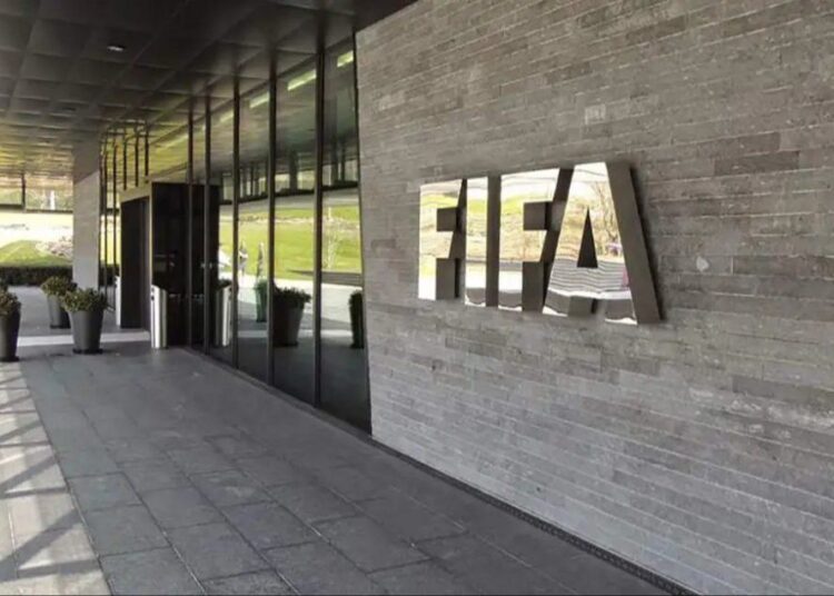 Infantino podmićuje nacionalne saveze?