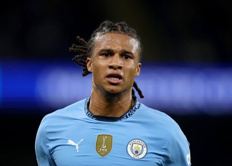 Ake je novi igrač Fenerbahcea ?