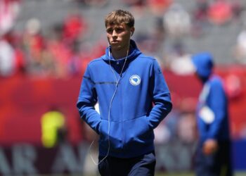 Mahmić u tišini mijenja sredinu