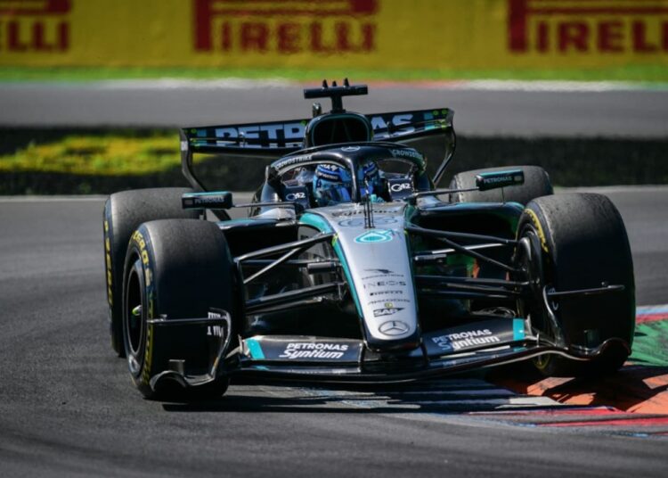 Russell pretekao Ferrarijev duo na drugom treningu