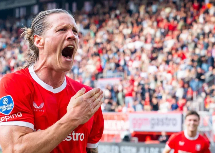 PSV prepustio vrh tabele AZ-u nakon poraza od Twentea, Bajraktareviću 15. minuta