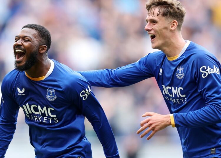 Dramatičan remi na Hill Dickinsonu, Everton u 95. minuti šokirao Manchester United