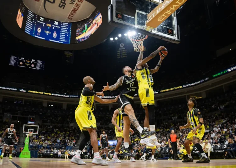 Fenerbahče nije dao disati Partizanu