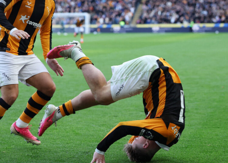 Hull prkosi velikim, Everton i dalje neporažen