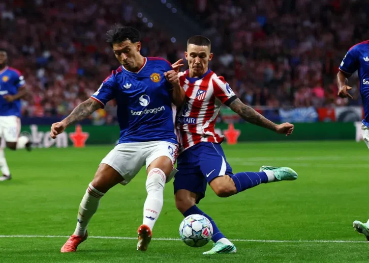 Martinez napao saigrače i klub, pa ga Carragher i Rooney osudili